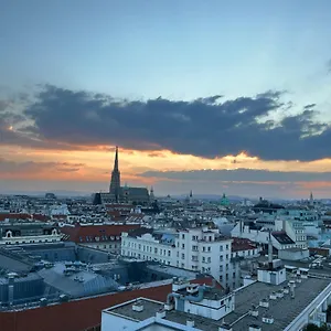Center With 360° Rooftop , Wien Österreich